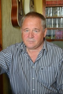 Anatoliy Uzdenskiy movies and biography.