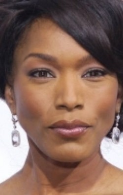 Actress, Director, Producer Angela Bassett - filmography and biography.