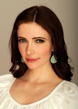Bitsie Tulloch movies and biography.