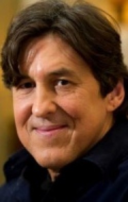 Cameron Crowe movies and biography.