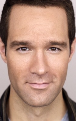 Actor Chris Diamantopoulos - filmography and biography.