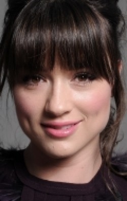 Crystal Reed movies and biography.