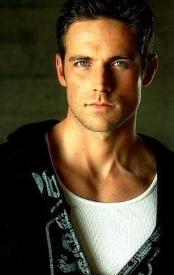 Actor Dylan Bruce - filmography and biography.