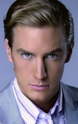 Actor Eugenio Siller - filmography and biography.
