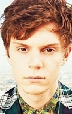 Evan Peters movies and biography.