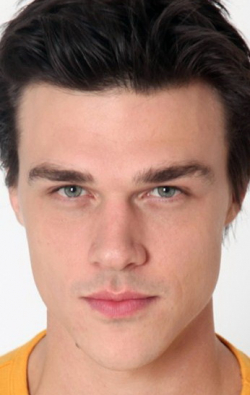 Finn Wittrock movies and biography.