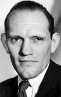 Actor Harry Andrews - filmography and biography.