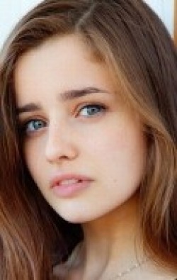 Holly Earl movies and biography.