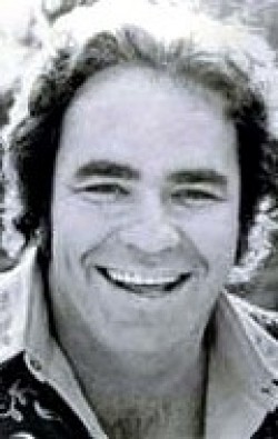 Actor, Composer Hoyt Axton - filmography and biography.