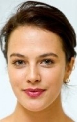 Jessica Brown-Findlay movies and biography.