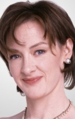 Joan Cusack movies and biography.