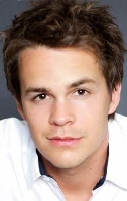 Johnny Simmons movies and biography.