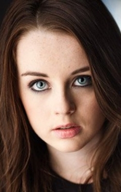Actress Kacey Rohl - filmography and biography.