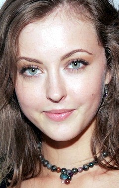 Katharine Isabelle movies and biography.
