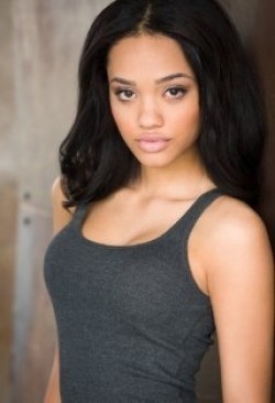 Kiersey Clemons movies and biography.