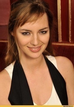 Actress Louise Bourgoin - filmography and biography.