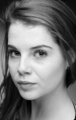 Actress Lucy Boynton - filmography and biography.