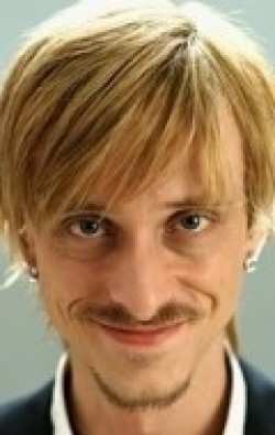 Actor, Director, Writer Mackenzie Crook - filmography and biography.