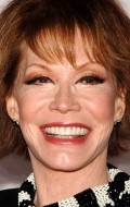Mary Tyler Moore movies and biography.