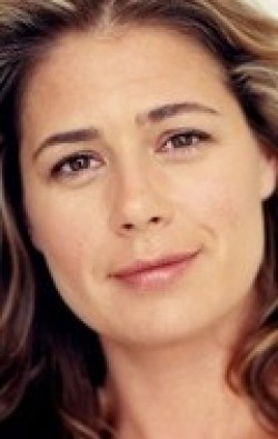 Maura Tierney movies and biography.