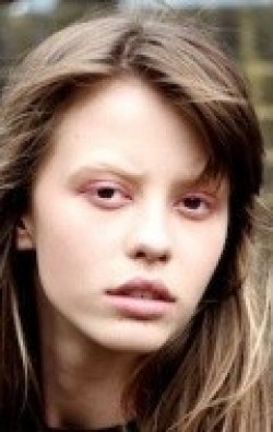 Mia Goth movies and biography.