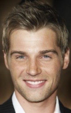 Mike Vogel movies and biography.