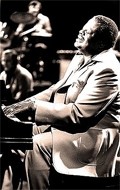 Oscar Peterson movies and biography.