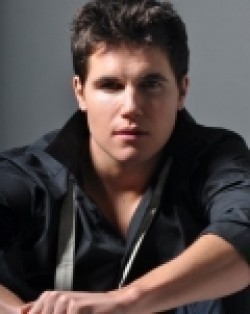 Robbie Amell movies and biography.