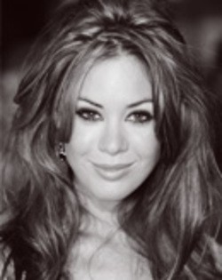 Actress Roxanne McKee - filmography and biography.