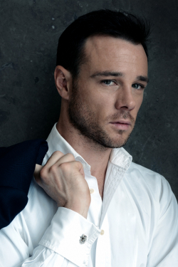 Actor Rupert Evans - filmography and biography.