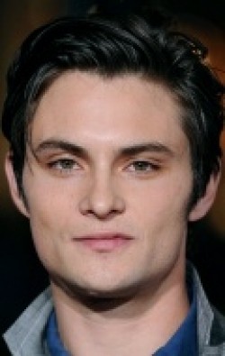 Shiloh Fernandez movies and biography.