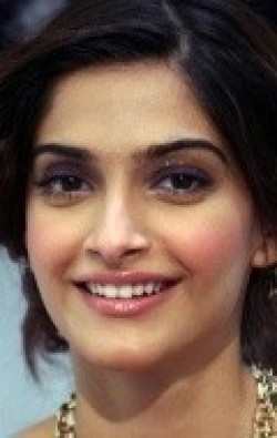 Actress Sonam Kapoor - filmography and biography.