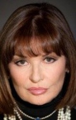 Actress Stephanie Beacham - filmography and biography.