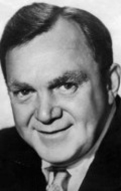 Actor, Writer Thomas Mitchell - filmography and biography.