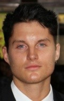 Toby Hemingway movies and biography.