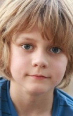 Ty Simpkins movies and biography.