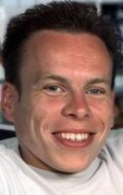 Actor, Writer, Producer Warwick Davis - filmography and biography.