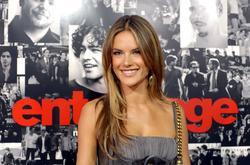 Alessandra Ambrosio - best image in biography.
