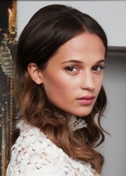 Alicia Vikander - best image in biography.