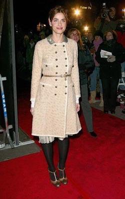 Amanda Peet - best image in biography.