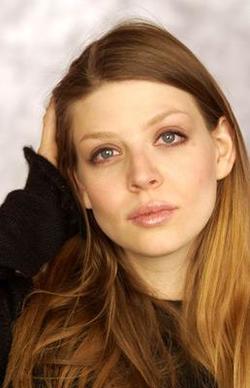 Amber Benson - best image in biography.