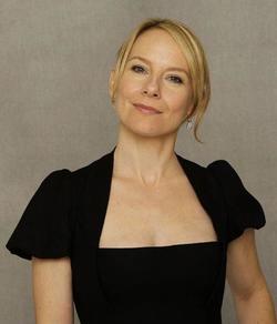 Amy Ryan - best image in filmography.