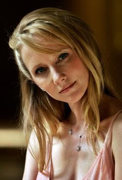 Anne Heche - best image in filmography.