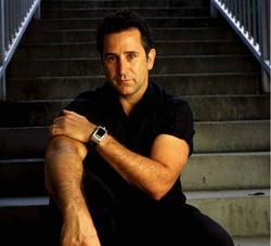 Anthony LaPaglia - best image in filmography.