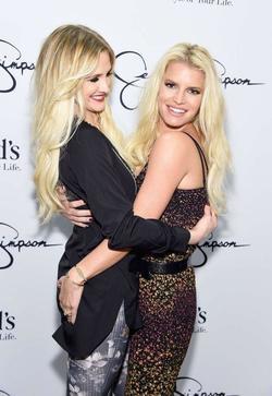 Ashlee Simpson - best image in biography.