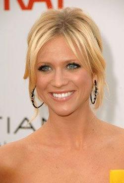 Brittany Snow - best image in filmography.
