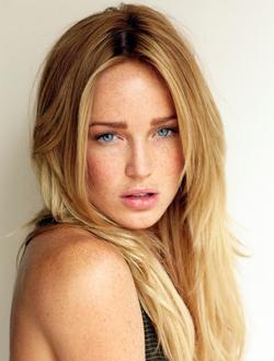 Caity Lotz - best image in biography.