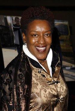CCH Pounder - best image in filmography.
