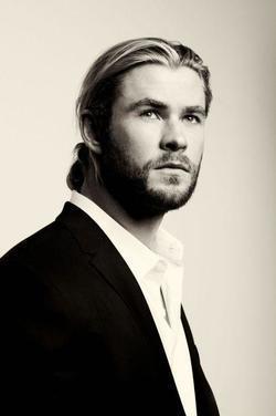 Chris Hemsworth - best image in biography.
