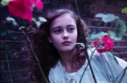 Ella Purnell - best image in biography.